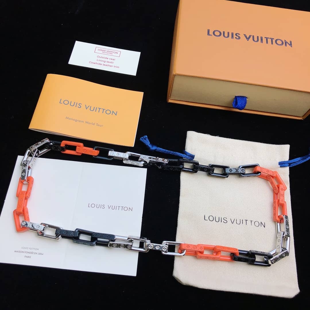Fake Louis vuitton Logo Necklace - DEEPREPS