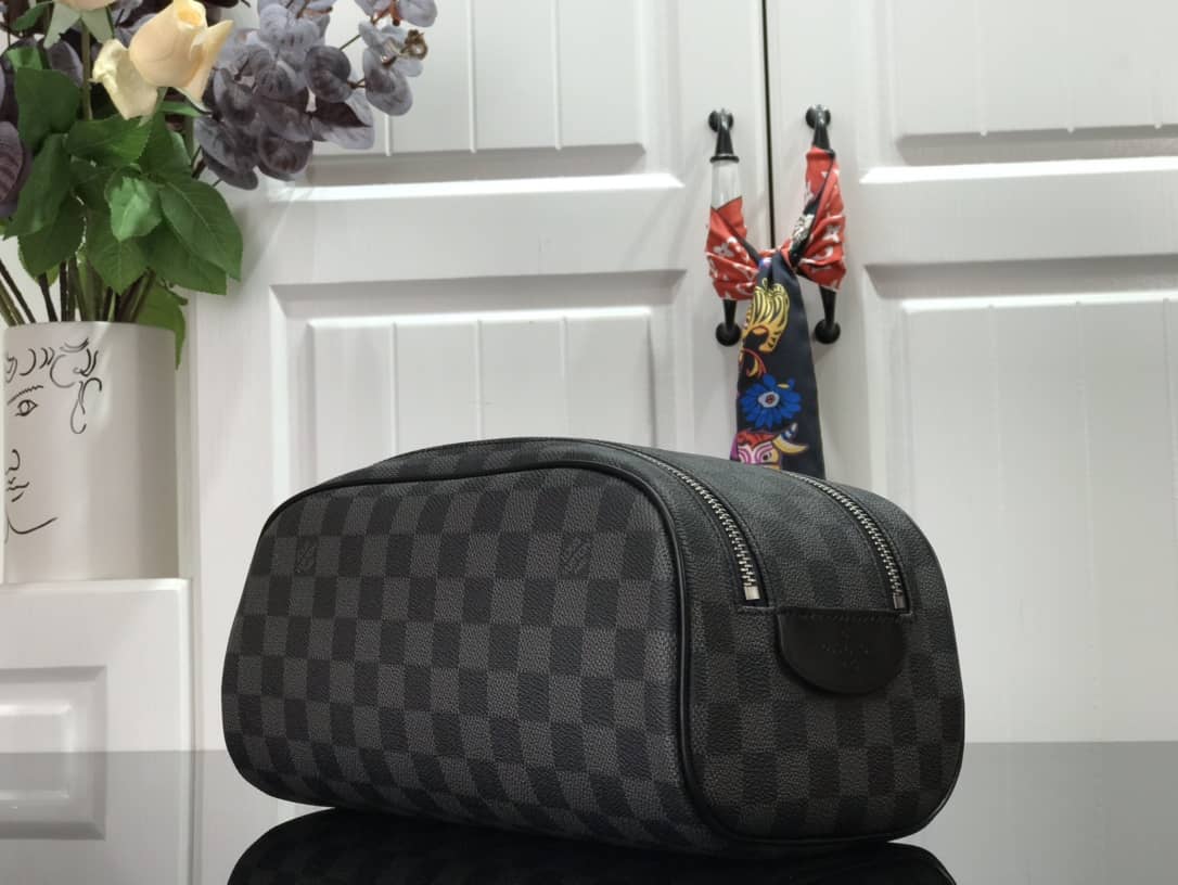 Louis Vuitton King Size Toiletry Bag Replica Black M47528 - DEEPREPS