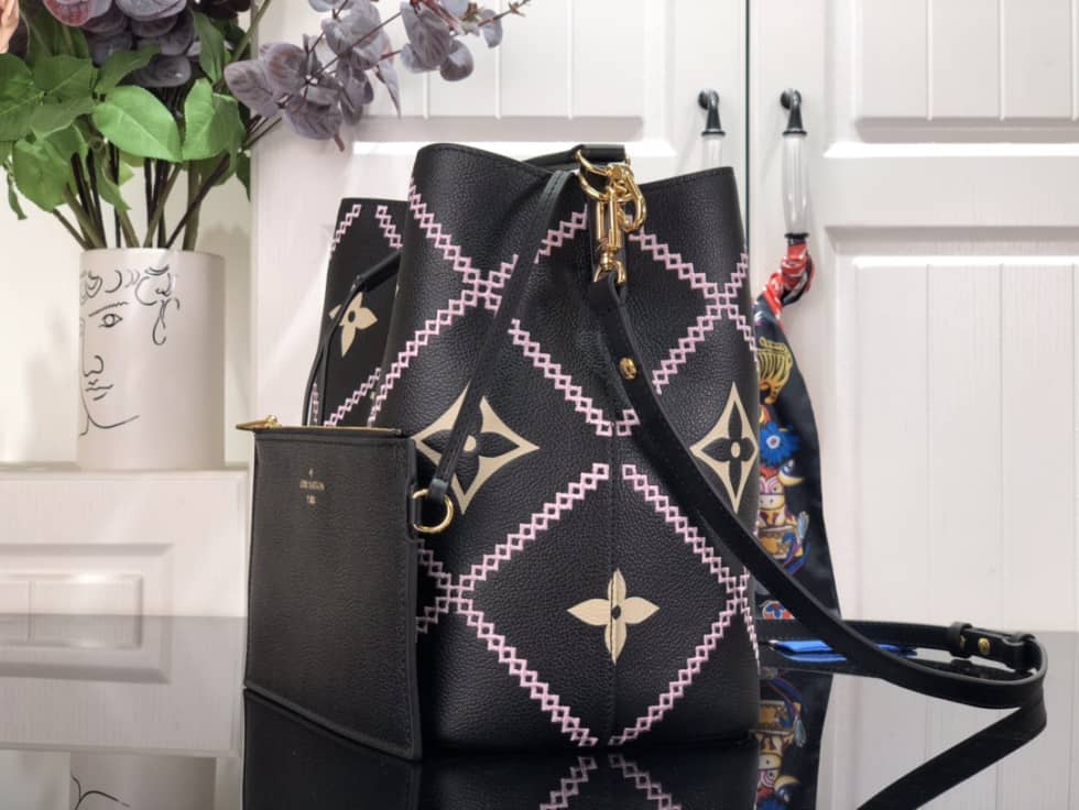 Louis Vuitton NeoNoe MM Black M46023 Replica Bucket Bag - DEEPREPS