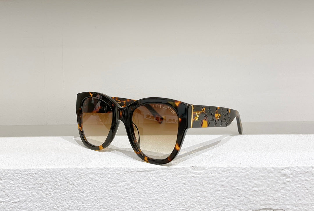 Louis Vuitton Sunglasses - DEEPREPS