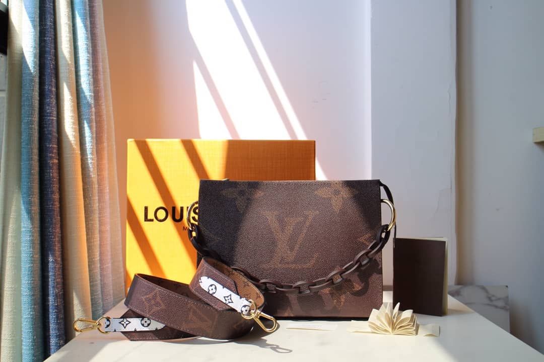 Louis Vuitton Monogram Giant Toilet Pouch Crossbody Bag Replica M67692 - DEEPREPS