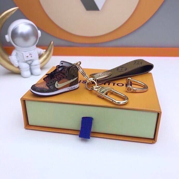 Replica Louis Vuitton Key Chain - DEEPREPS