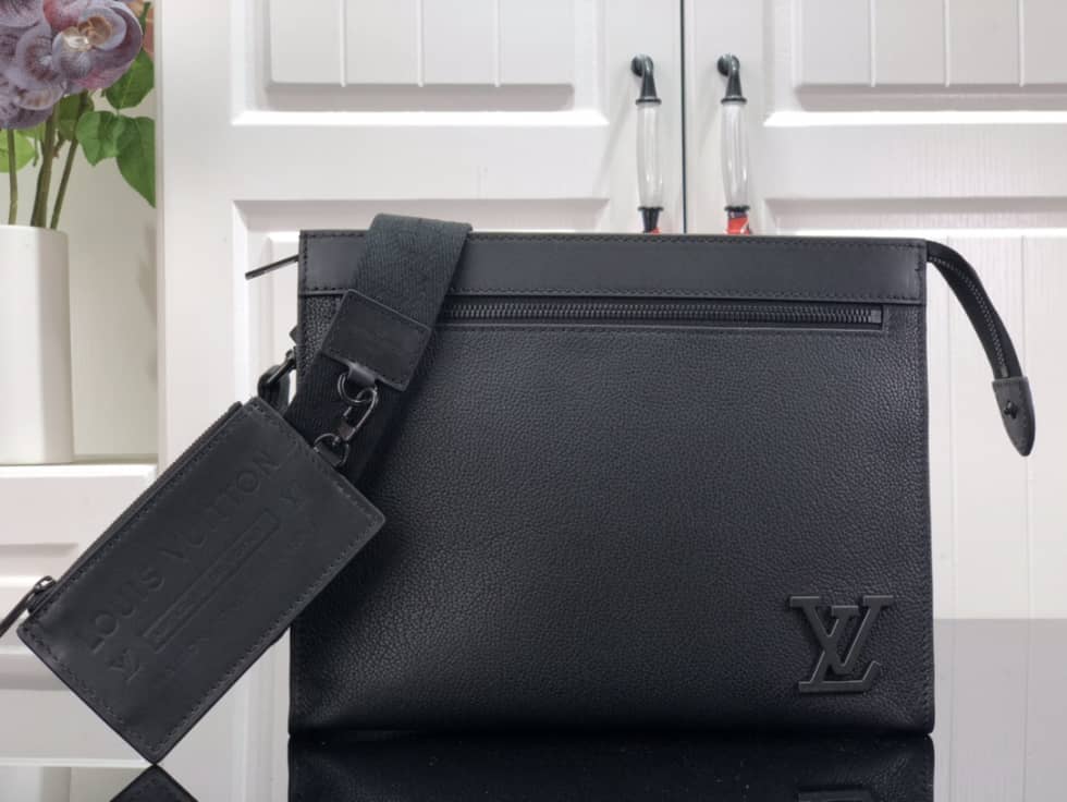 Louis Vuitton Aerogramme Messenger Voyage M59329 Replica - DEEPREPS