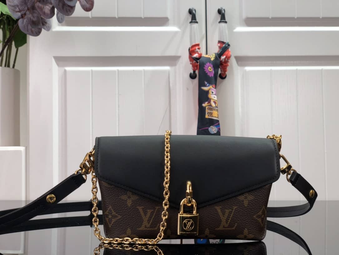 Louis Vuitton Padlock On Strap Monogram Replica Shoulder Bag Black M80559 - DEEPREPS