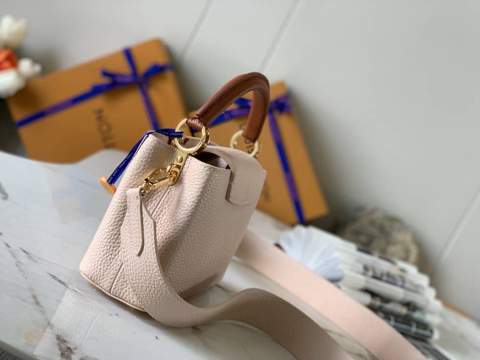 Louis Vuitton Capucines Mini M59253 Replica Crossbody Bag - DEEPREPS