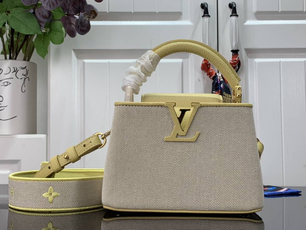 Louis Vuitton Capucines Mini Yellow M59872 Replica Shoulder Bag - DEEPREPS