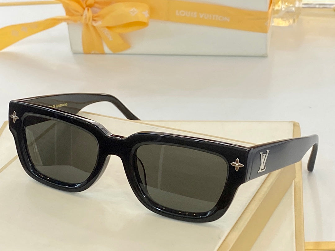 Louis Vuitton Sunglasses - DEEPREPS