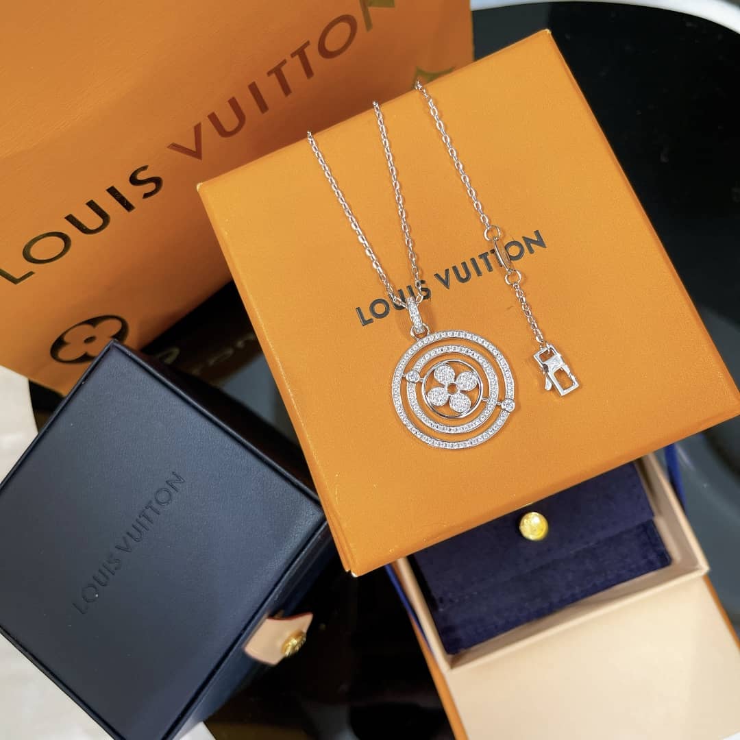 Fake Louis vuitton Logo Necklace - DEEPREPS