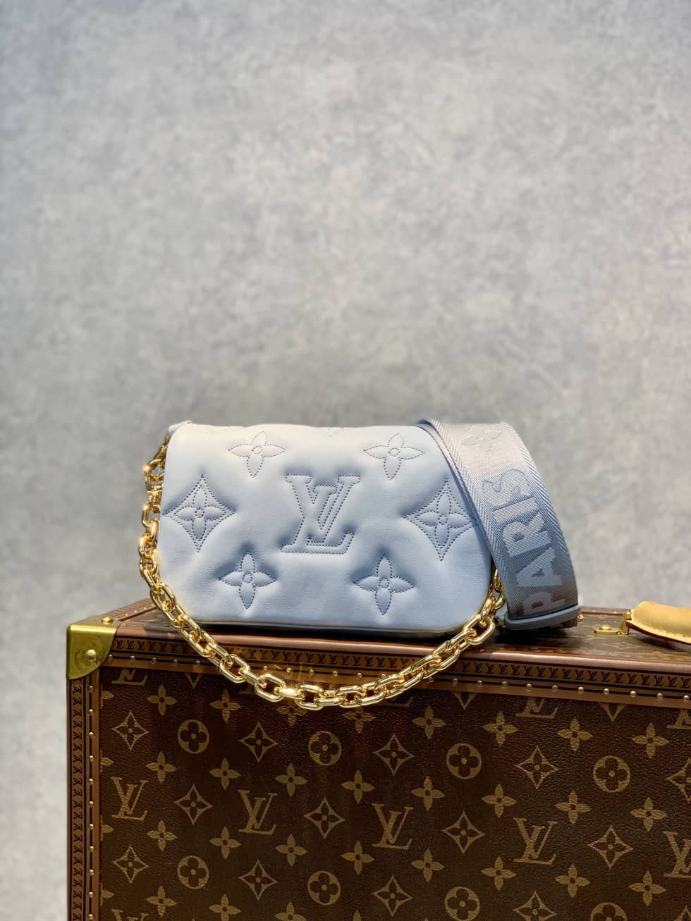 Louis Vuitton Wallet On Strap Bubblegram Blue Glacier M81399 Replica - DEEPREPS