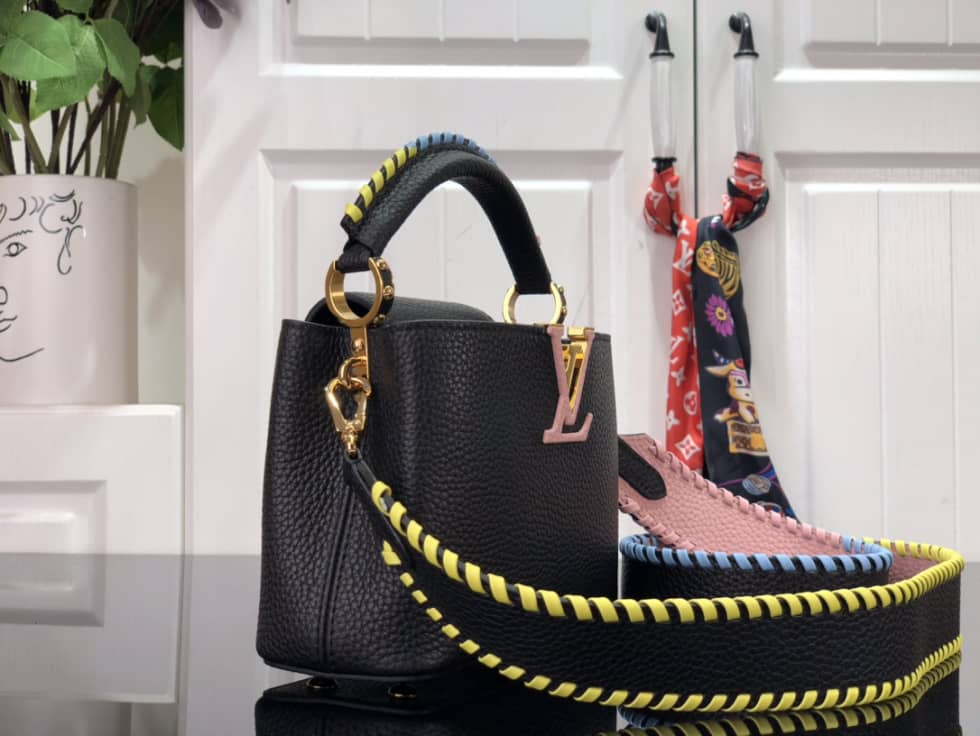 Louis Vuitton Capucines Mini M57945 Replica Shoulder Bag - DEEPREPS