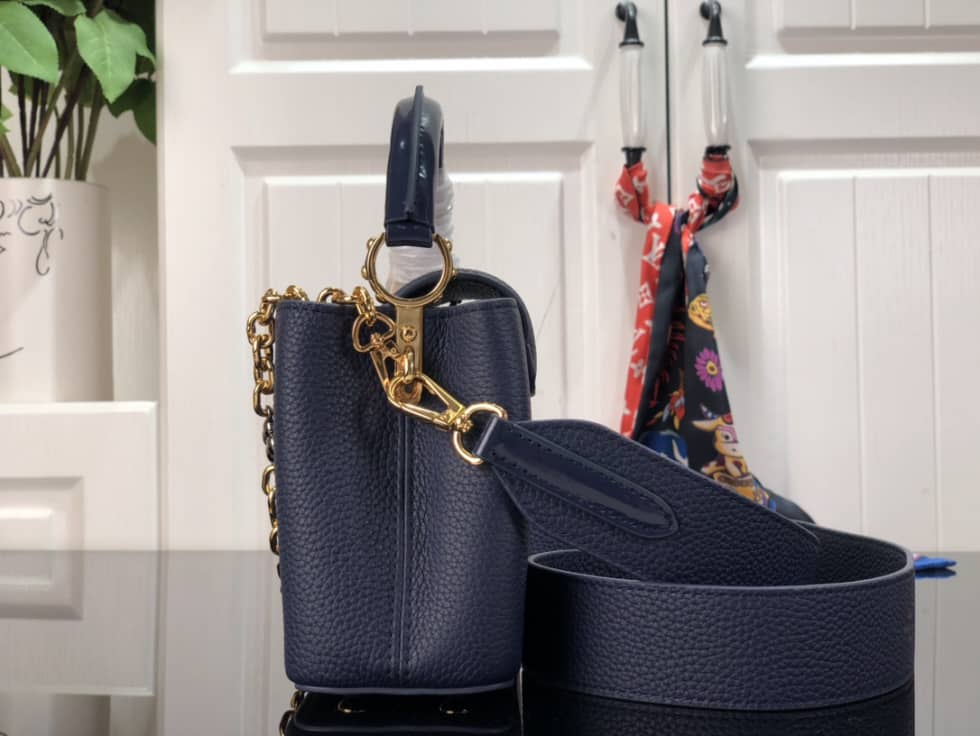 Louis Vuitton Capucines MM M59065 Replica Shoulder Bag - DEEPREPS