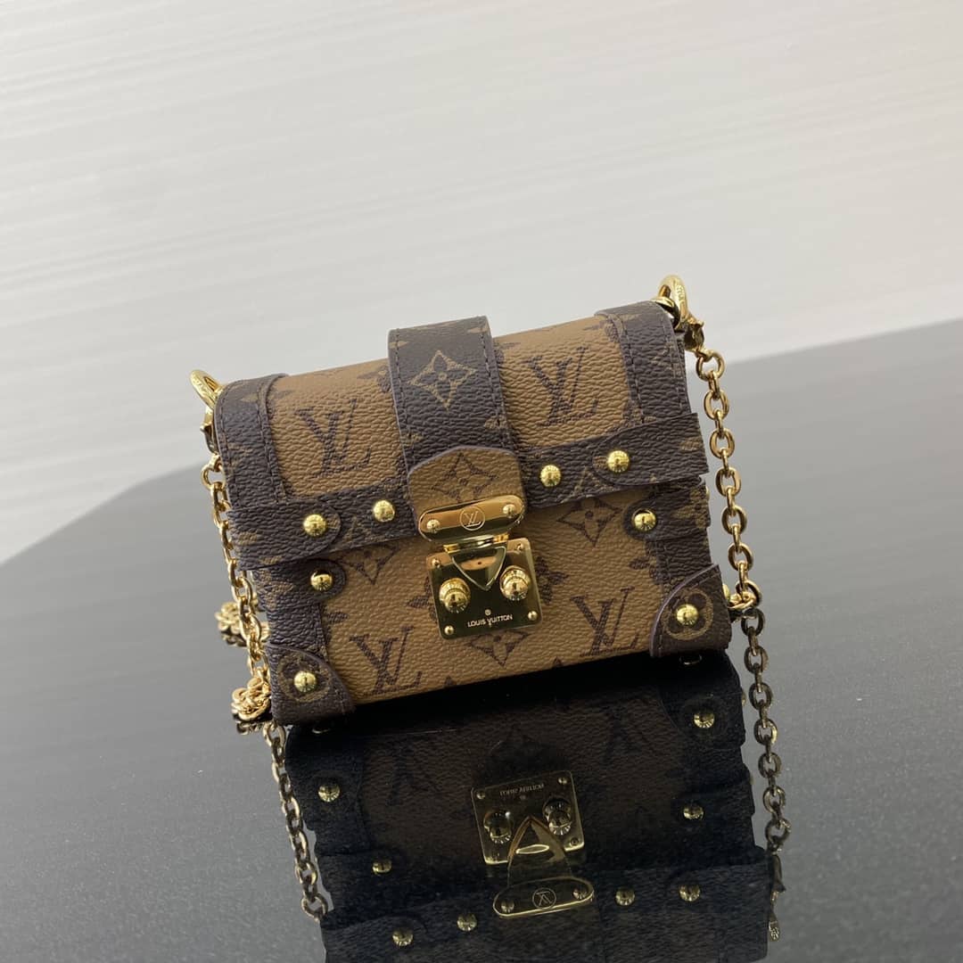 Cheap LV Soft Trunk Chain Crossbody Bag From China - DEEPREPS