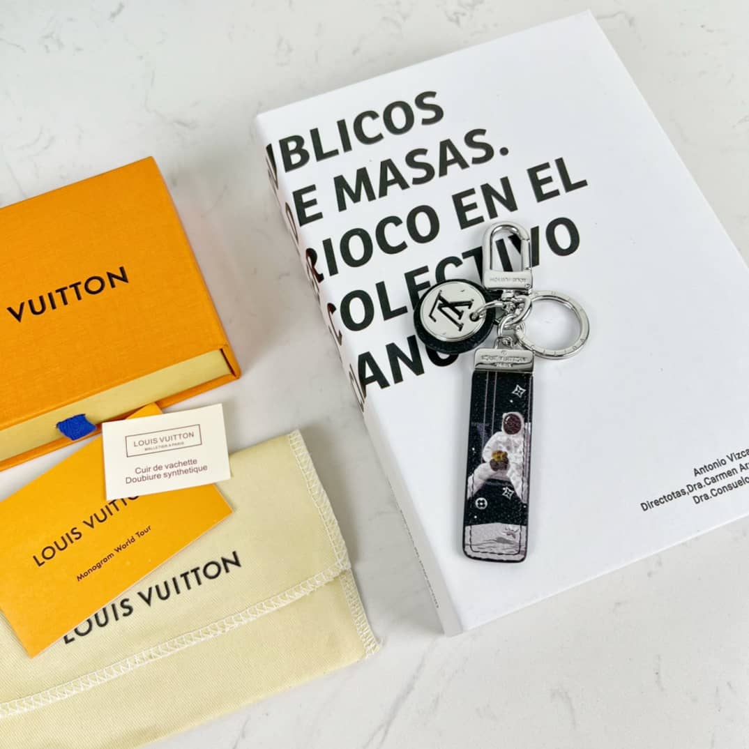 Wholesale Louis Vuitton Logo Key Chain - DEEPREPS