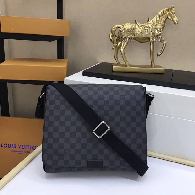 Louis Vuitton Damier Graphite District MM Shoulder Bag Replica N41272 - DEEPREPS