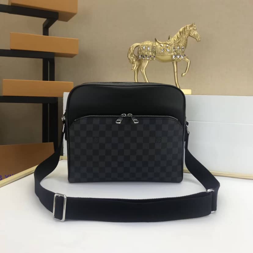 Louis Vuitton Damier Graphite Dayton MM Replica Messenger Bag N41409 - DEEPREPS