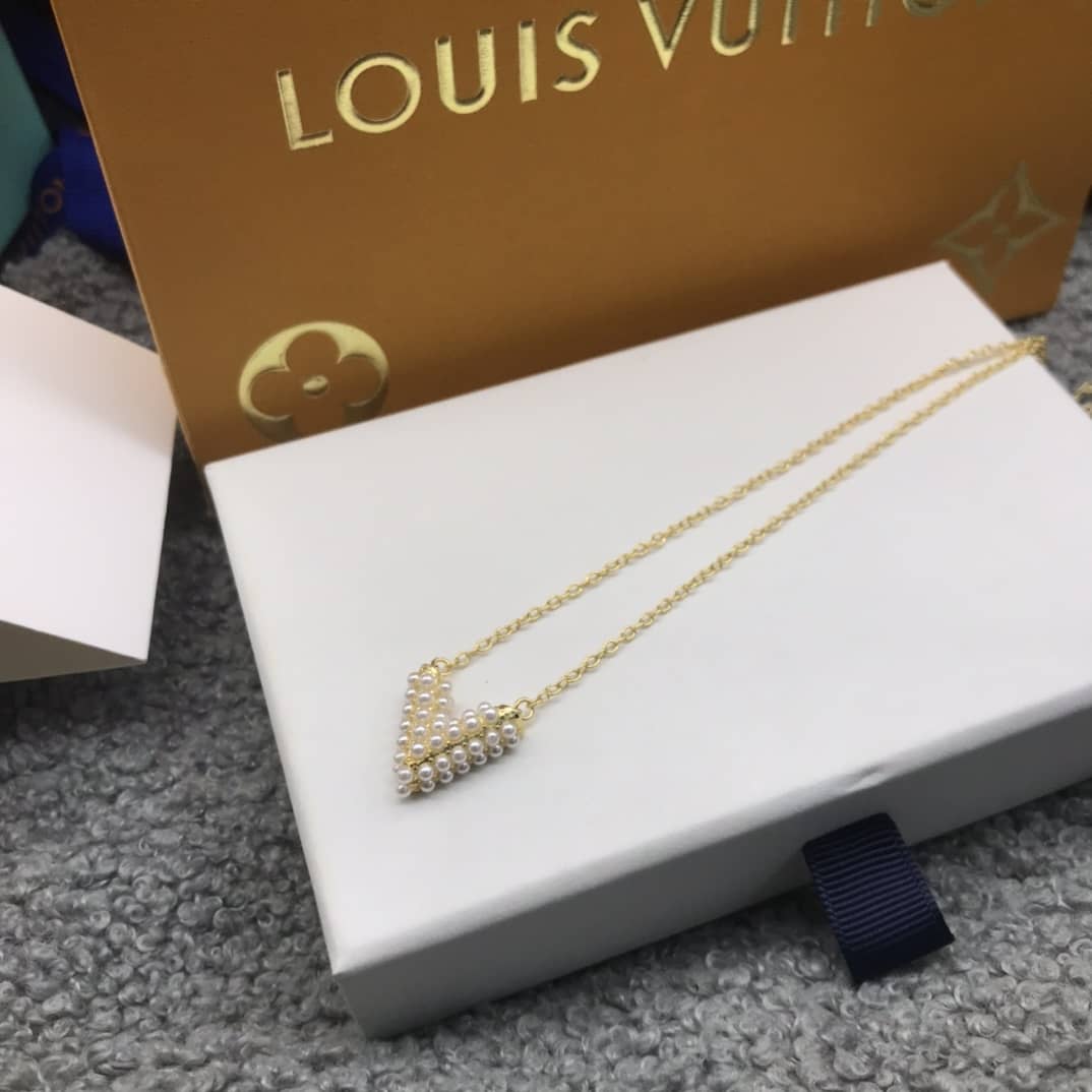 Wholesale Louis vuitton AAA+ Necklace - DEEPREPS