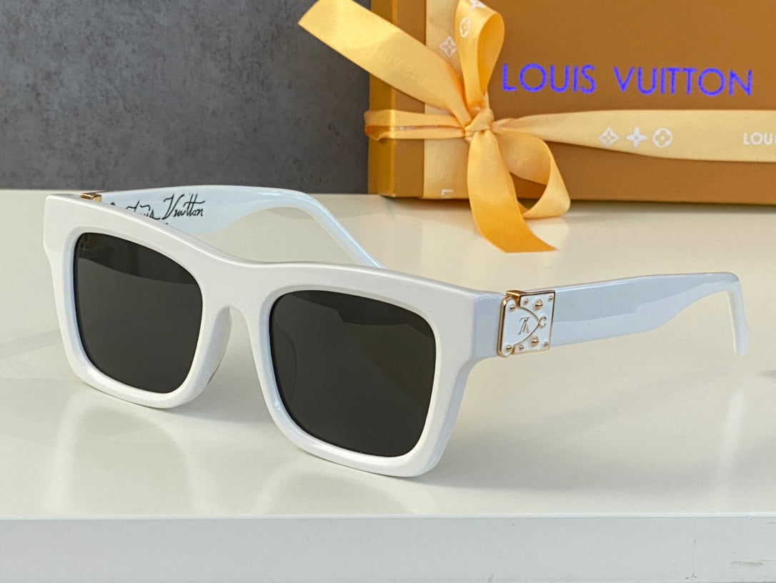 Louis Vuitton Sunglasses - DEEPREPS