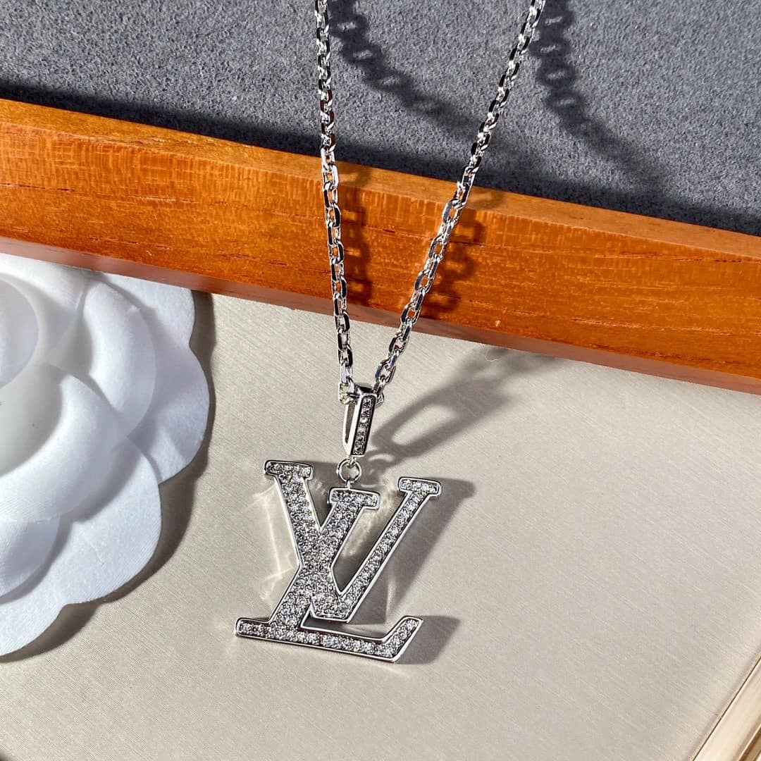 Louis vuitton Necklace For Sale - DEEPREPS