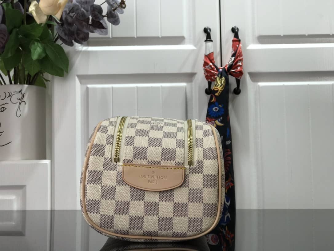 Louis Vuitton King Size Toiletry Bag Replica White M47528 - DEEPREPS