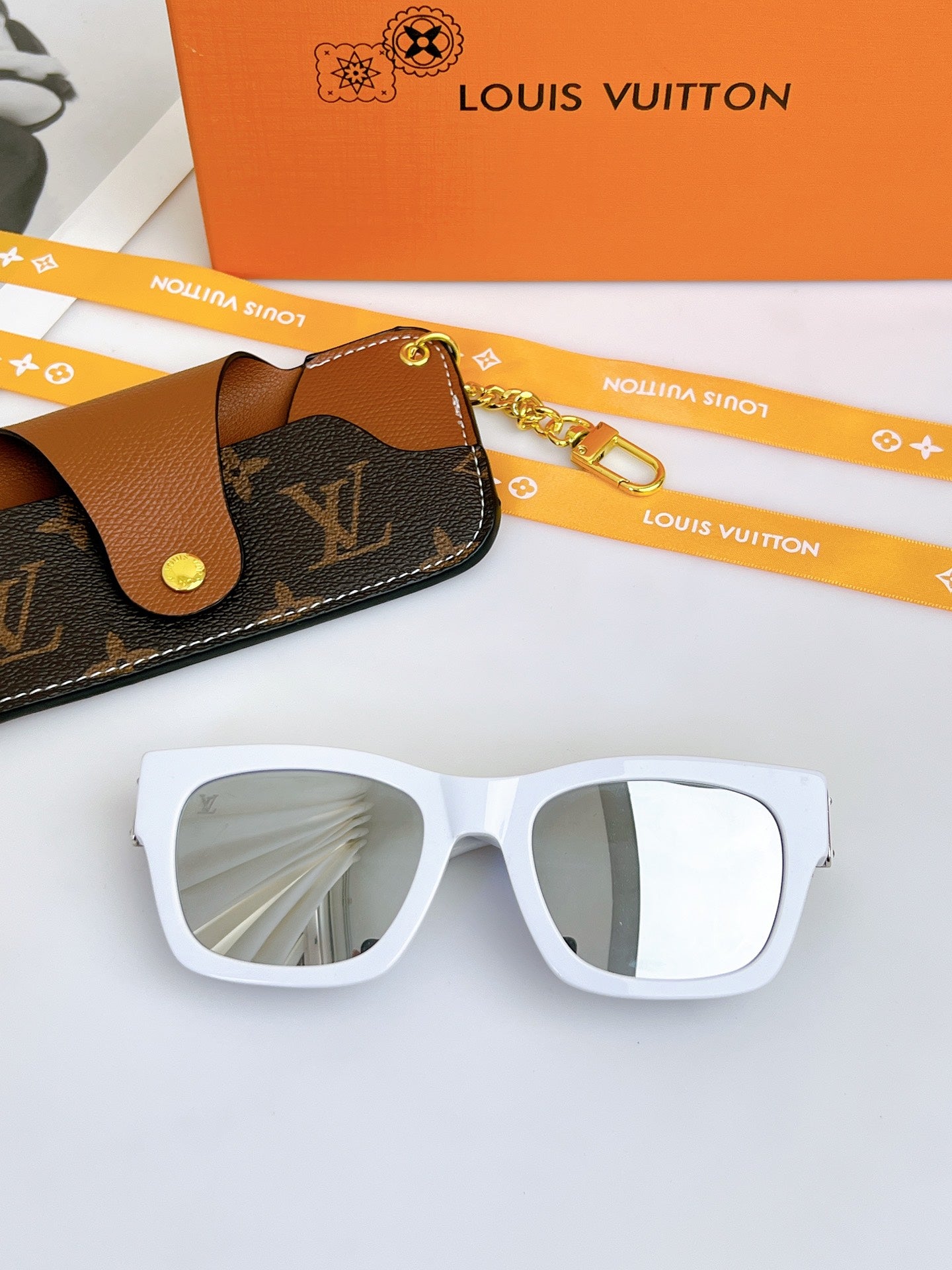Louis Vuitton Sunglasses - DEEPREPS