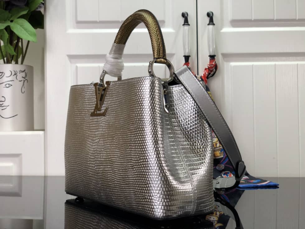 Louis Vuitton Capucines BB Collection N98093 Replica Shoulder Bag - DEEPREPS