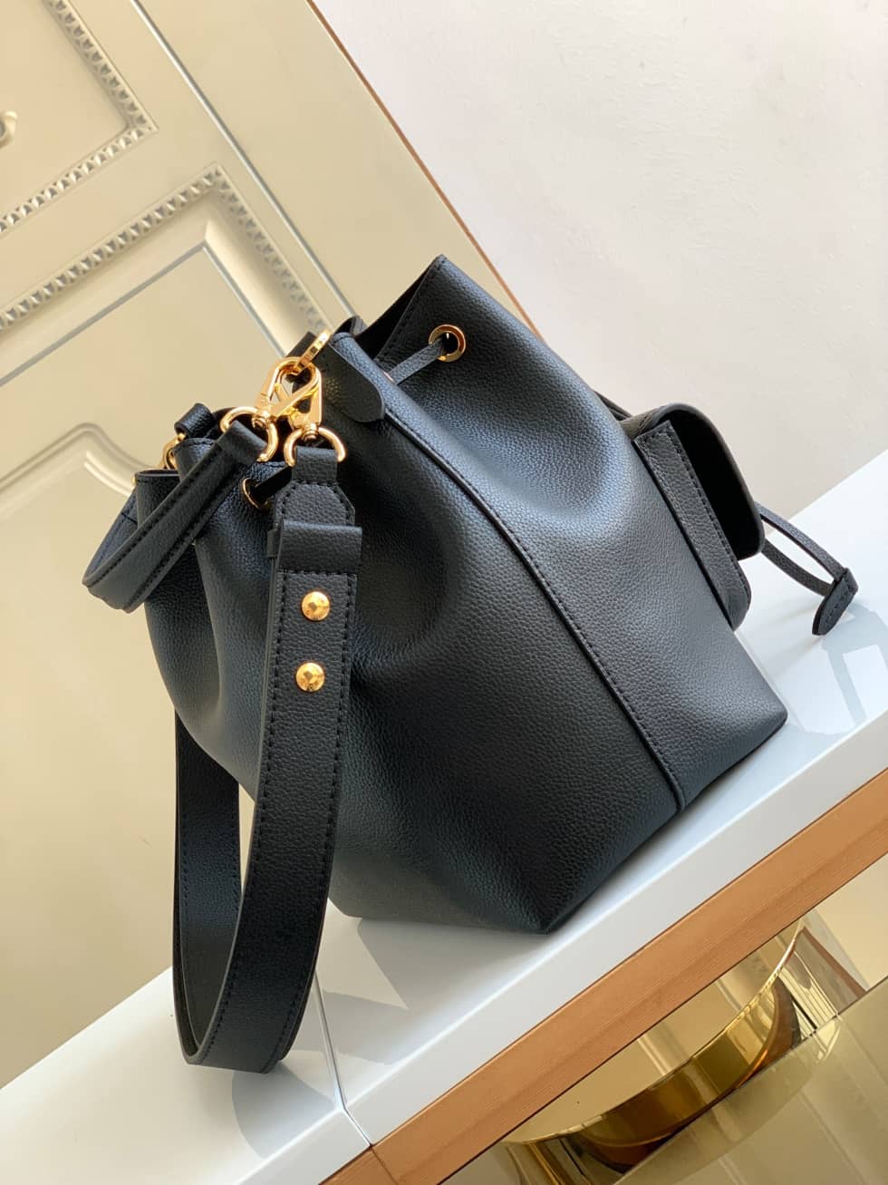 Louis Vuitton Lockme Grained Calf Leather Black M57687 Replica Bucket Bag - DEEPREPS