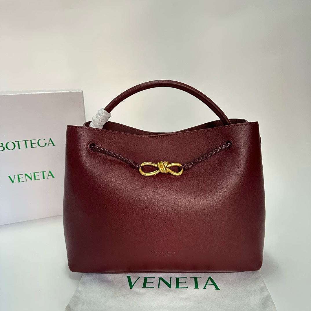 Bottega Veneta Woman - DEEPREPS
