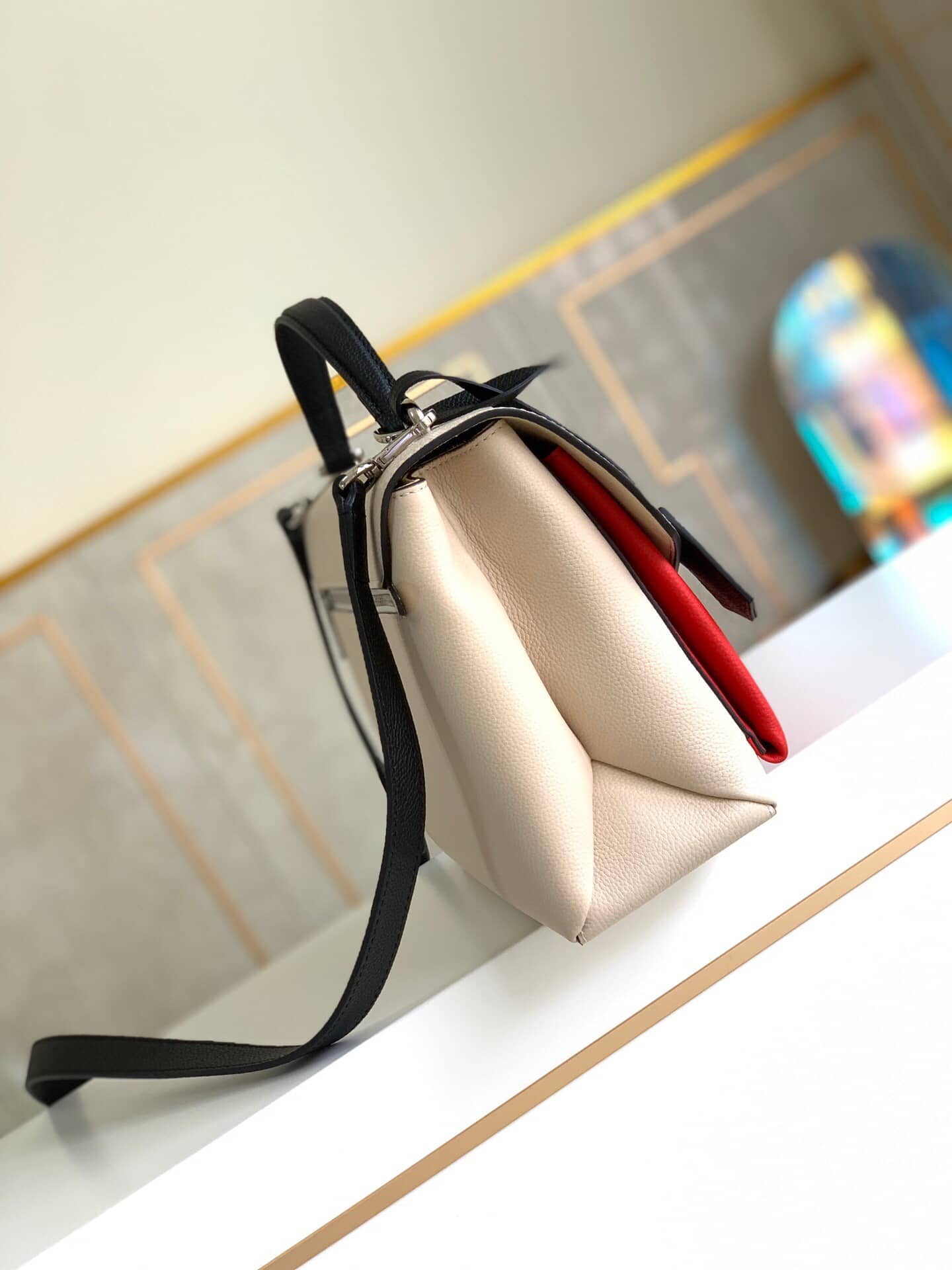 Louis Vuitton Quartz Kabuki My Lockme Bag Replica M53891 - DEEPREPS