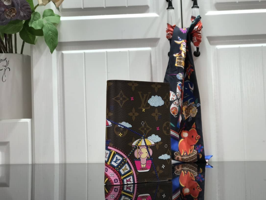 Louis Vuitton Christmas Vivienne Monogram Passport Cover Replica M69746 - DEEPREPS