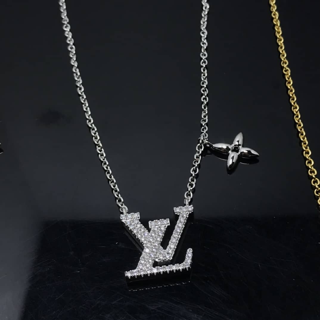 Fake Louis vuitton Logo Necklace - DEEPREPS