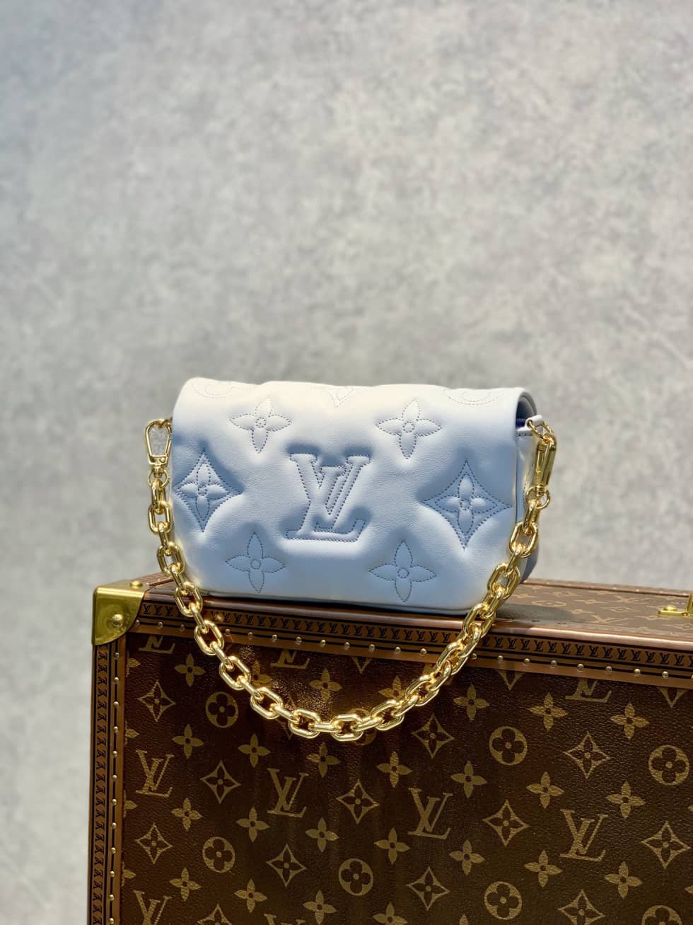 Louis Vuitton Wallet On Strap Bubblegram Blue Glacier M81399 Replica - DEEPREPS