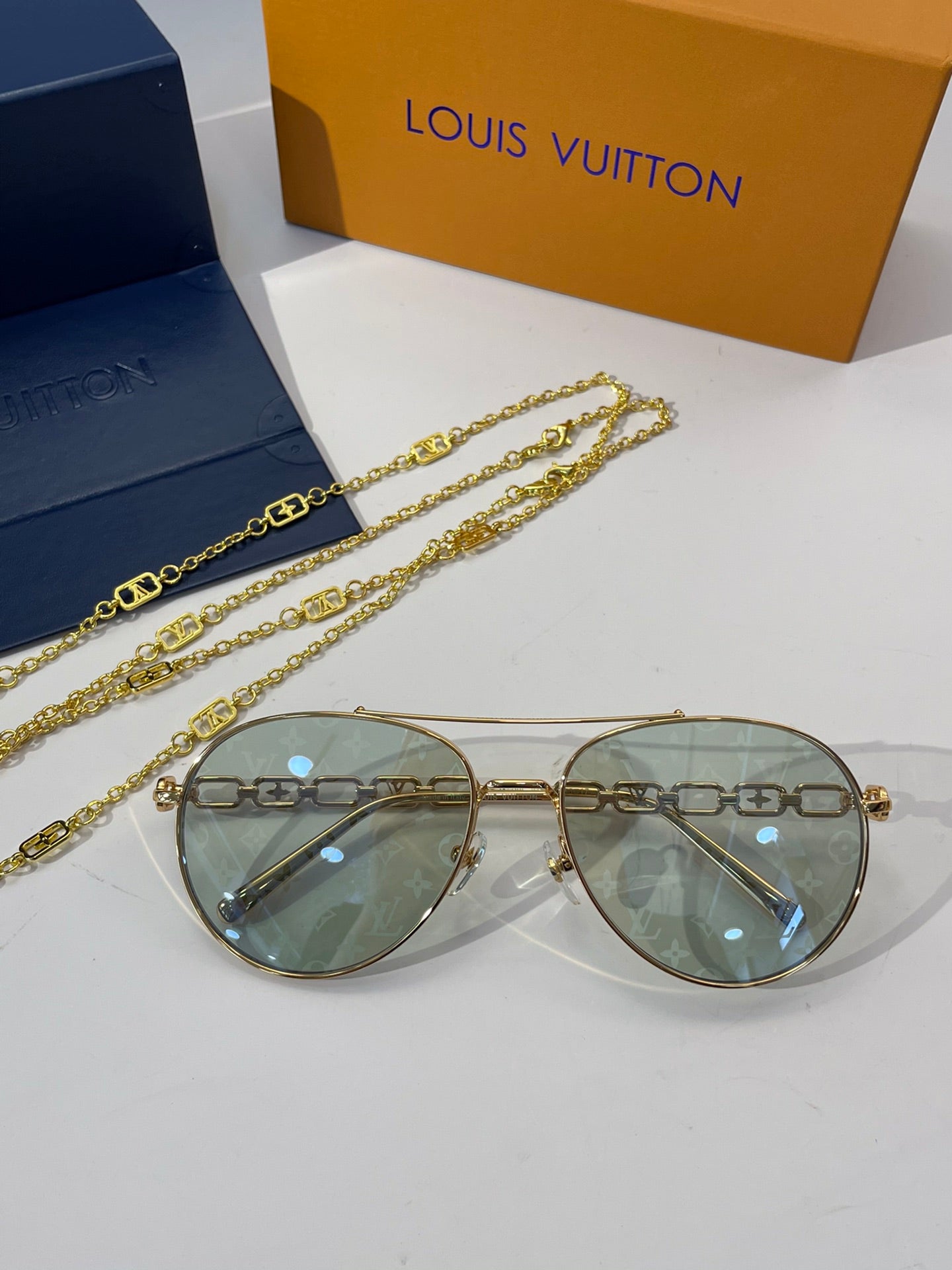 Louis Vuitton Sunglasses - DEEPREPS