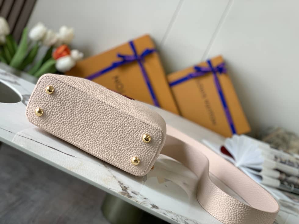 Louis Vuitton Capucines Mini M59253 Replica Crossbody Bag - DEEPREPS