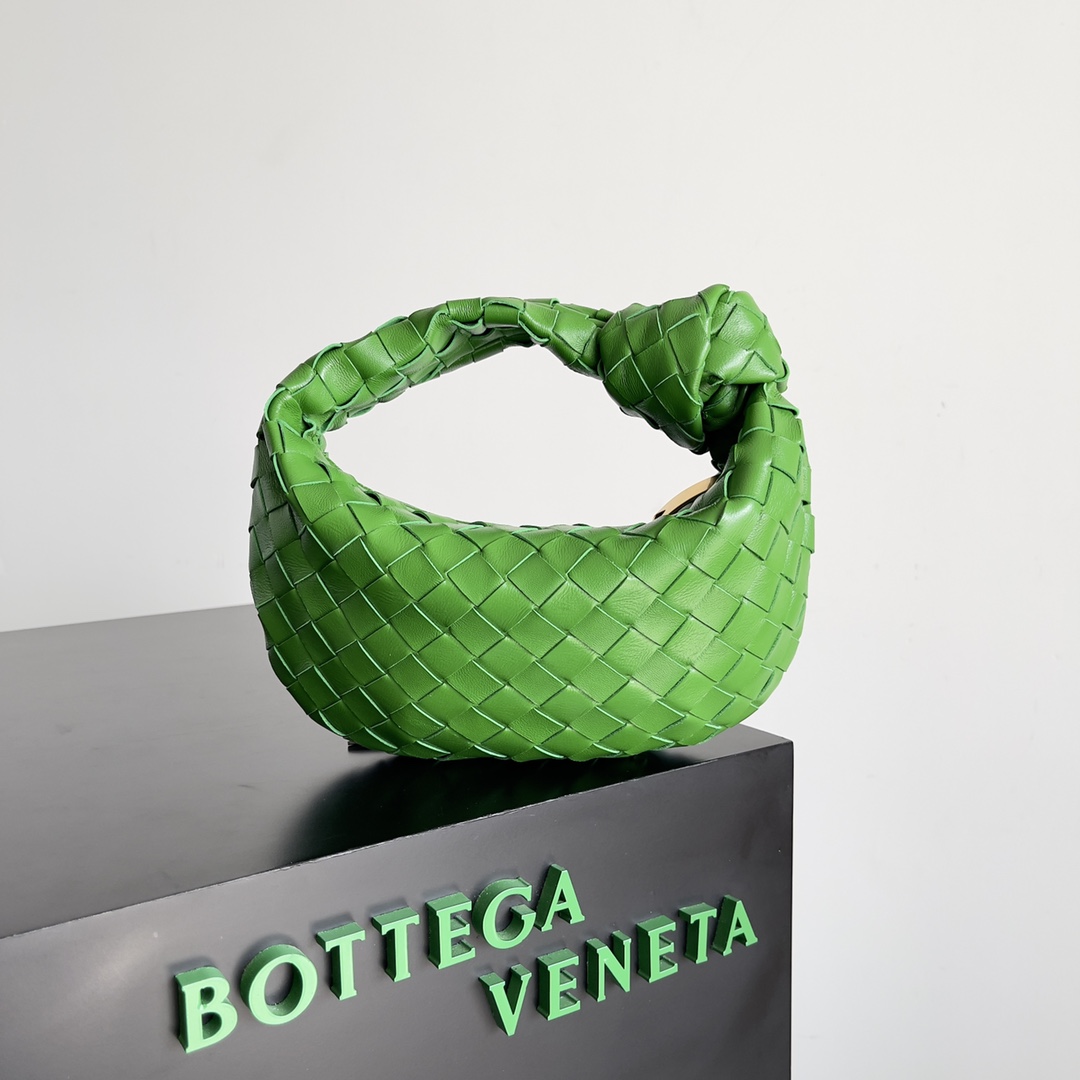 Bottega Veneta Woman - DEEPREPS