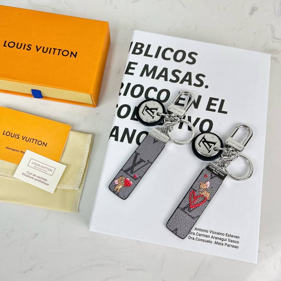 Replica Louis Vuitton Key Chain - DEEPREPS
