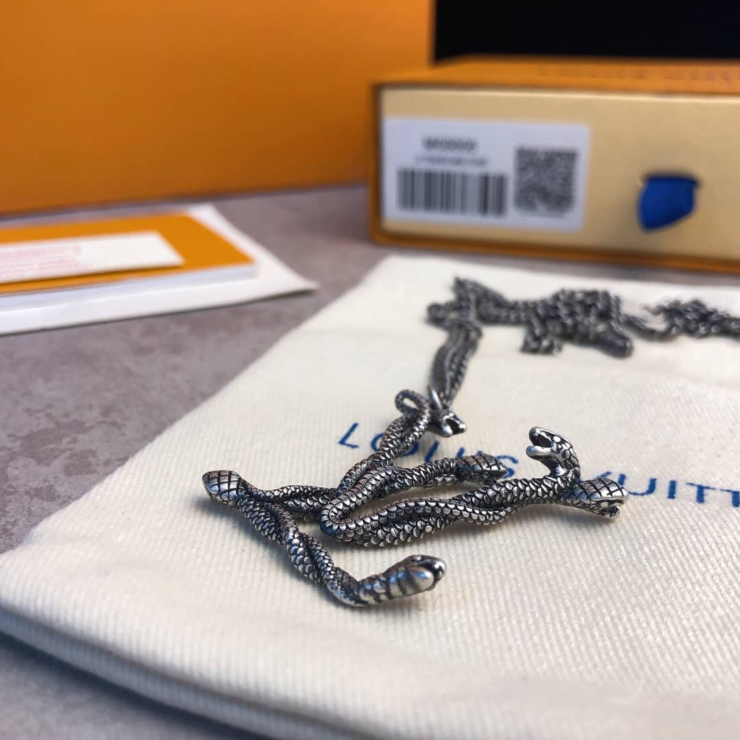 Louis vuitton Necklace Copy - DEEPREPS
