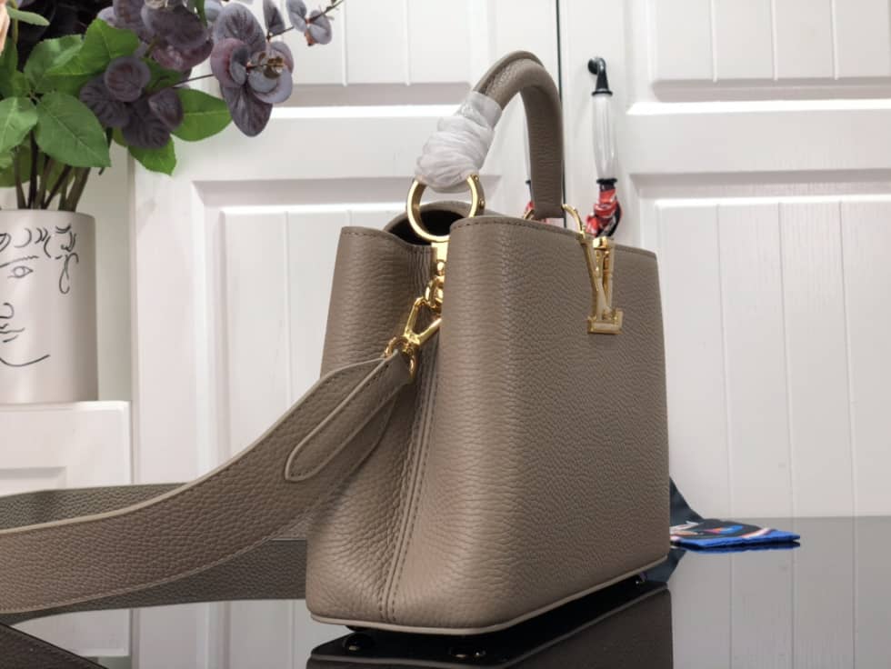 Louis Vuitton Capucines BB Beige M59066 Replica Shoulder Bag - DEEPREPS