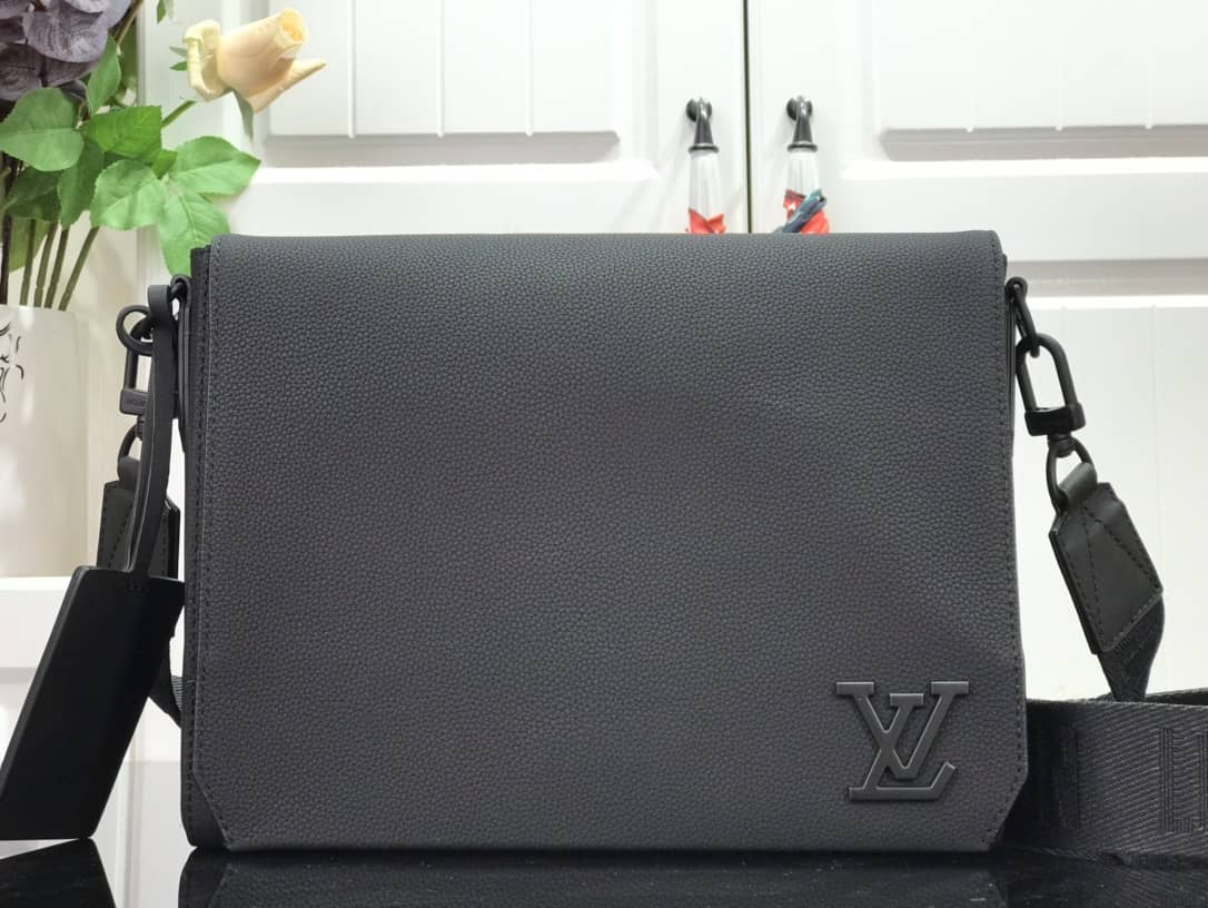 Louis Vuitton Leather Replica Messenger Crossbody Bag M57080 - DEEPREPS