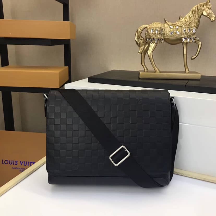 Louis Vuitton District PM Damier Infini Leather Shoulder Bag Replica N41038 - DEEPREPS