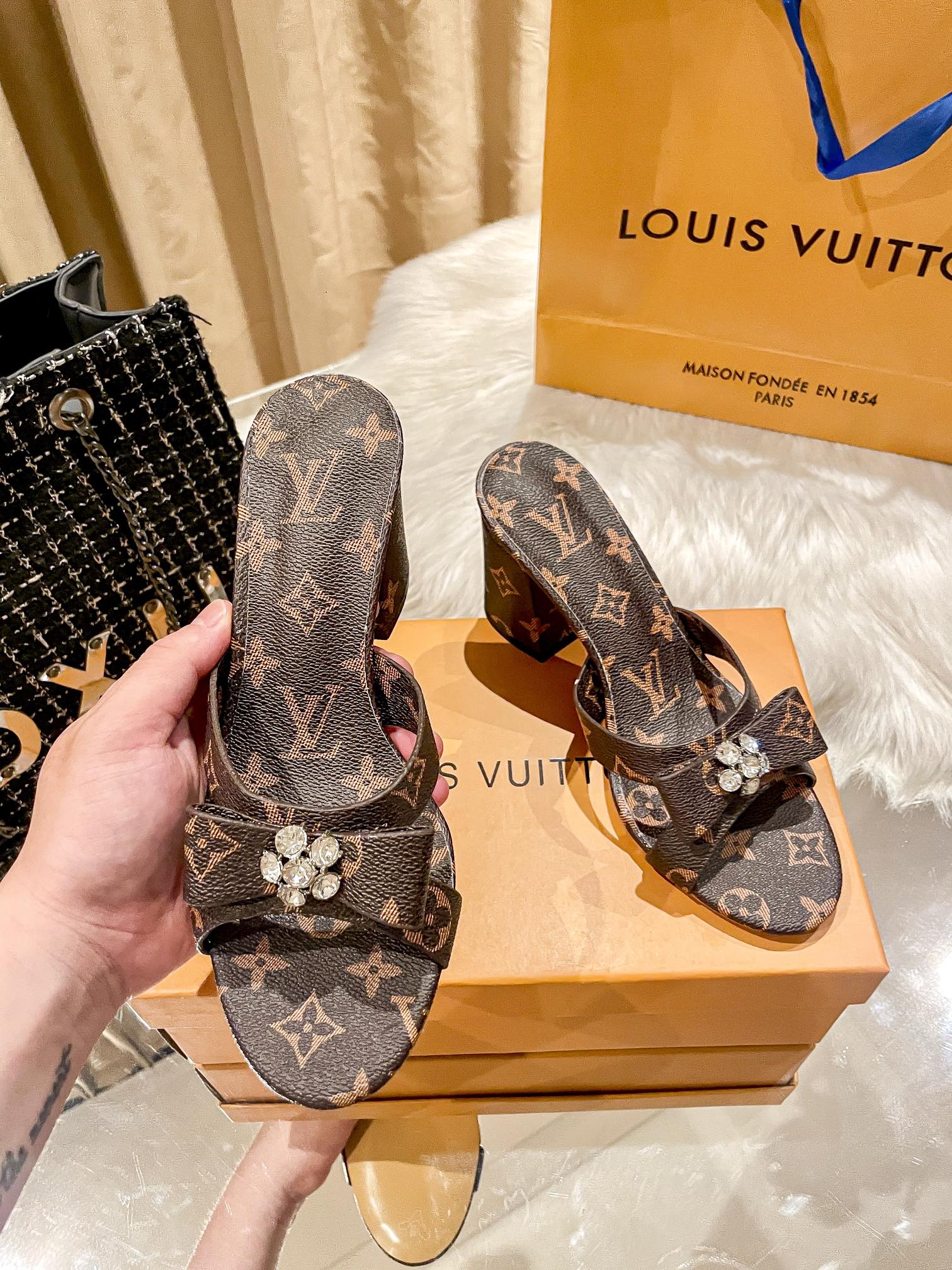 Louis Vuitton casual sandals - DEEPREPS