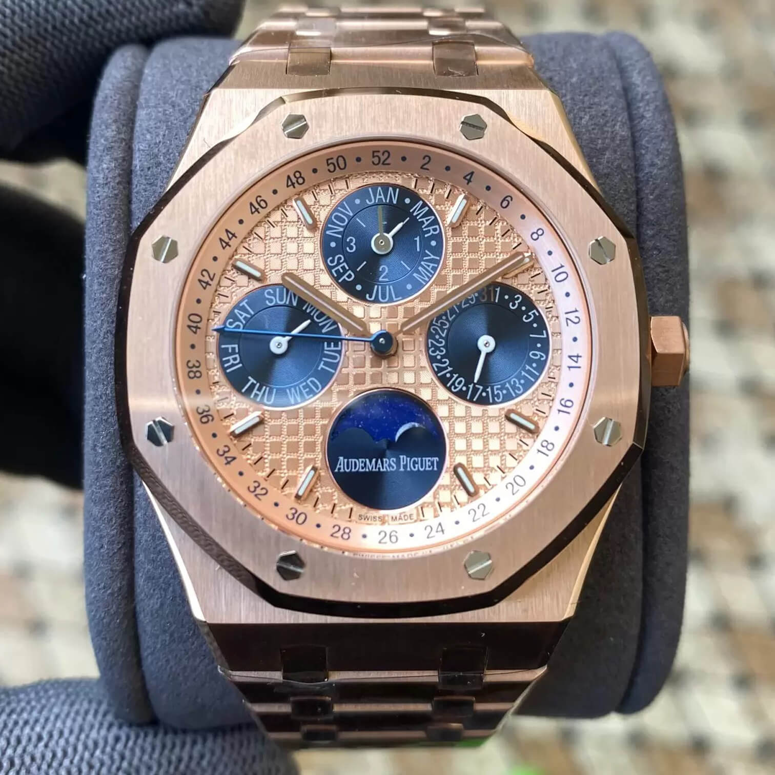 Replica Audemars Piguet Royal Oak 26584OR.OO.1220OR.01 1:1 Best Edition Gold Dial - DEEPREPS