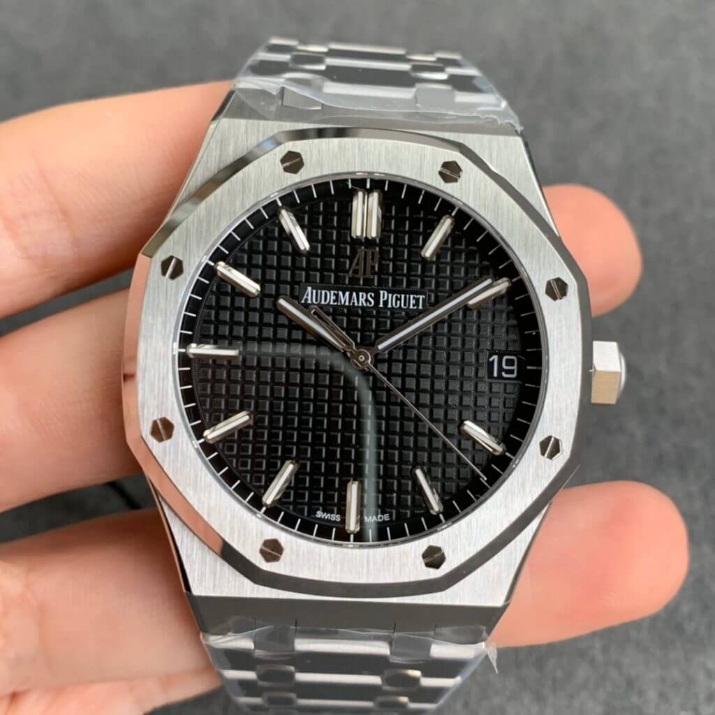 Replica Audemars Piguet Royal Oak 15500ST.OO.1220ST.03 1:1 Best Edition Black Dial - DEEPREPS