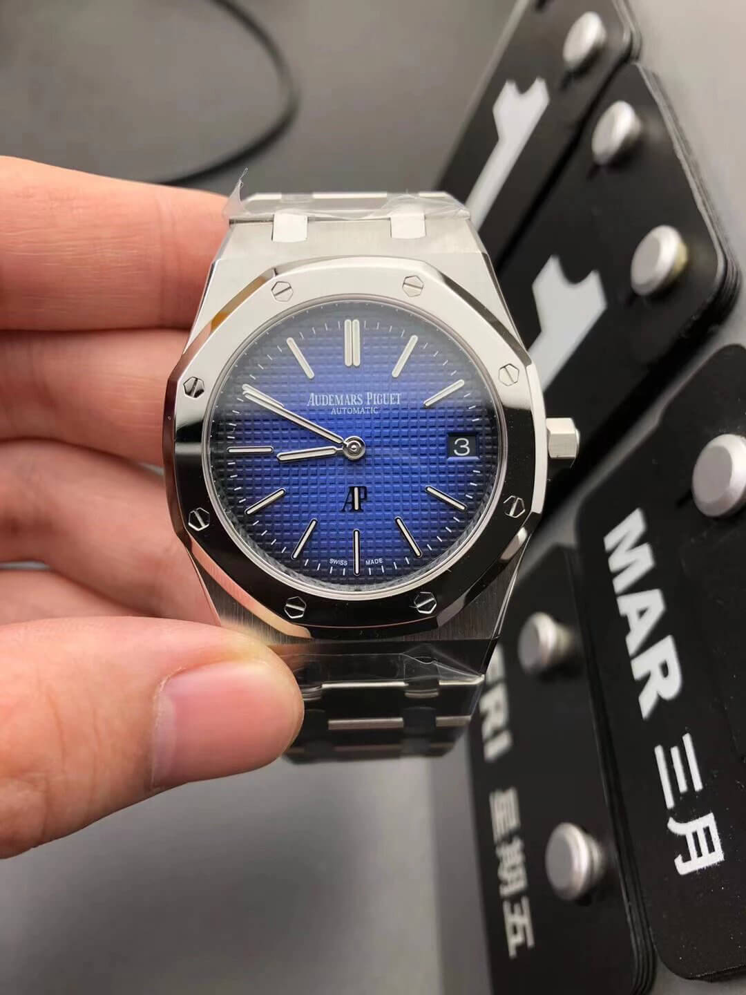 Replica Audemars Piguet Royal Oak 15202IP.OO.1240IP.01 1:1 Best Edition Smoked Blue Dial - DEEPREPS