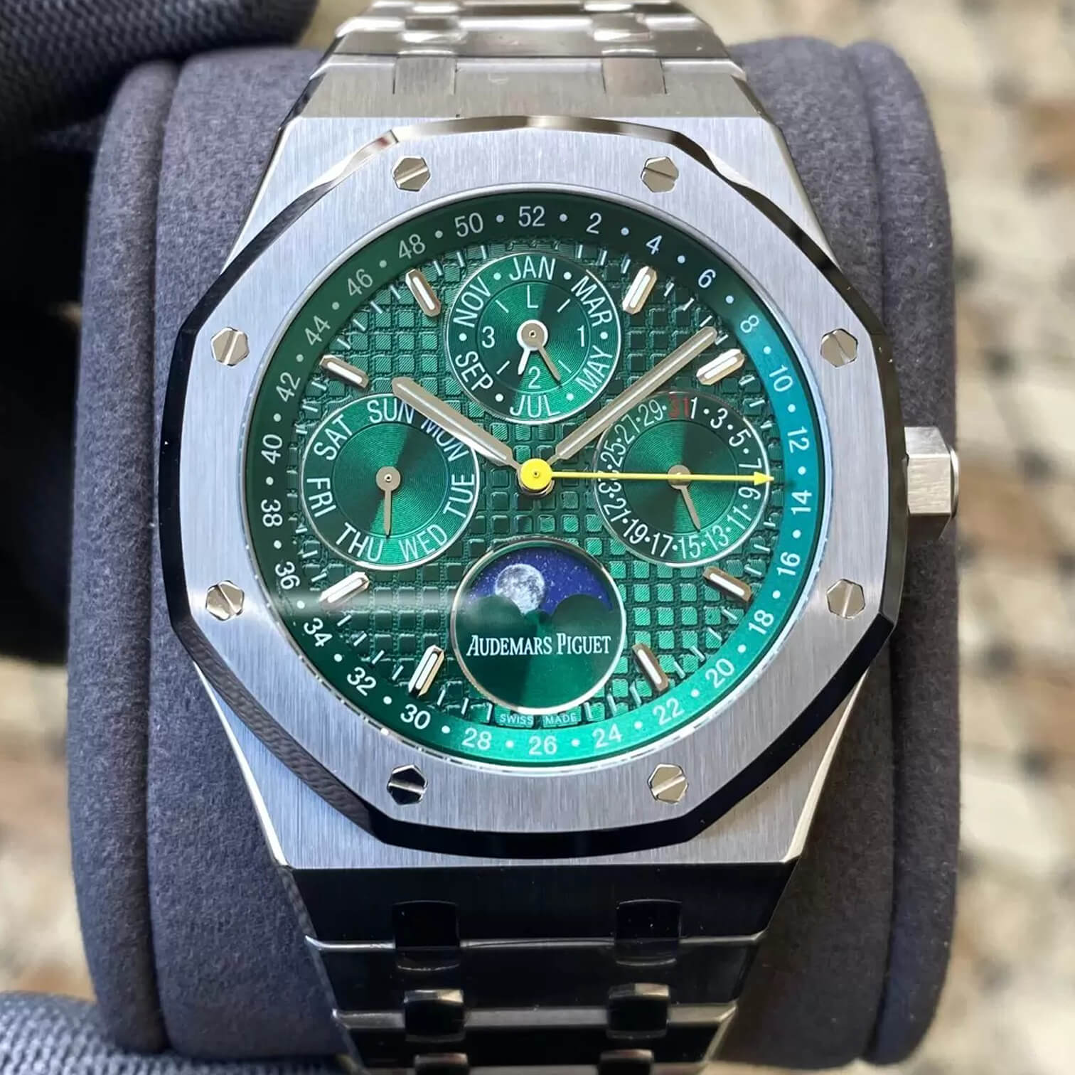 Replica Audemars Piguet Royal Oak 26606ST.OO.1220ST.01 1:1 Best Edition Green Dial - DEEPREPS