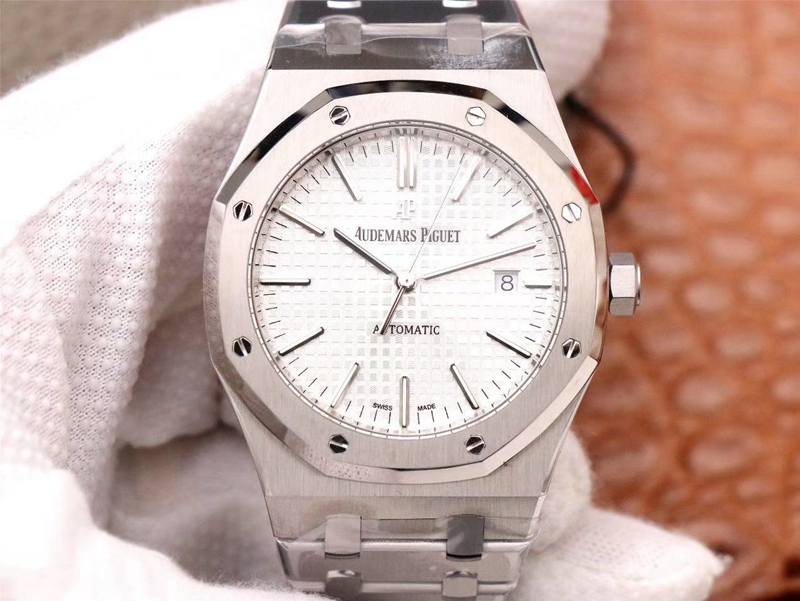 Replica Audemars Piguet Royal Oak 15400ST.OO.1220ST.02 1:1 Best Edition White Dial - DEEPREPS