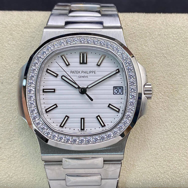 Replica Patek Philippe Nautilus 5713/1G-010 1:1 Best Edition V4 White Dial - DEEPREPS