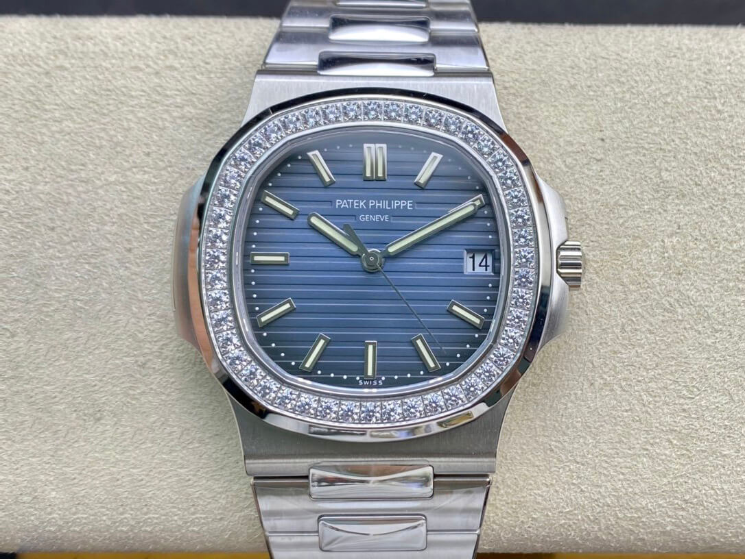 Replica Patek Philippe Nautilus 5713/1G-010 1:1 Best Edition V4 Blue Dial - DEEPREPS