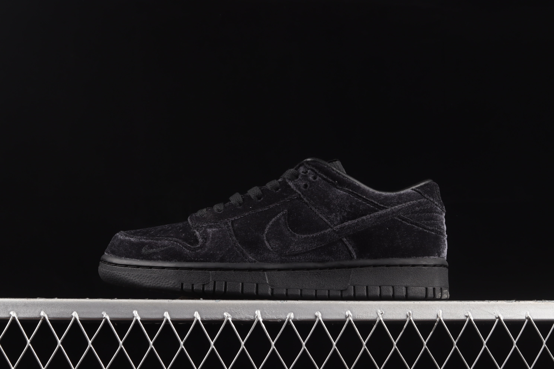 Dover Street Market x Dunk Low  Black Velvet  DH2686-002 - DEEPREPS