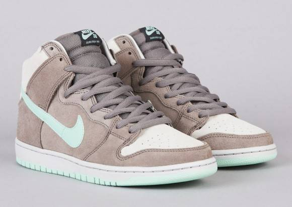Dunk High Pro SB  Soft Grey  305050-030 - DEEPREPS