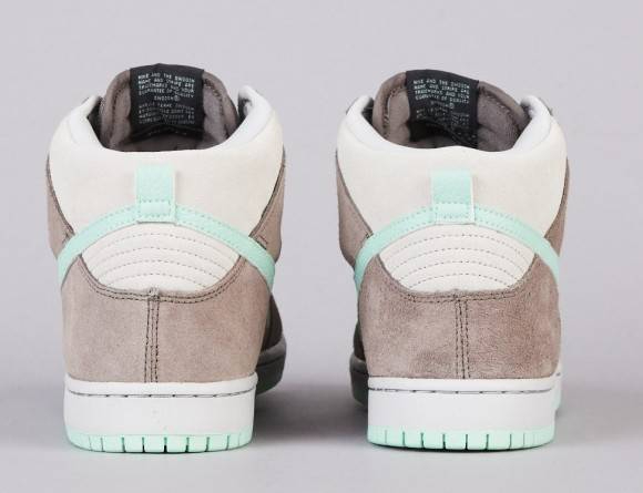 Dunk High Pro SB  Soft Grey  305050-030 - DEEPREPS